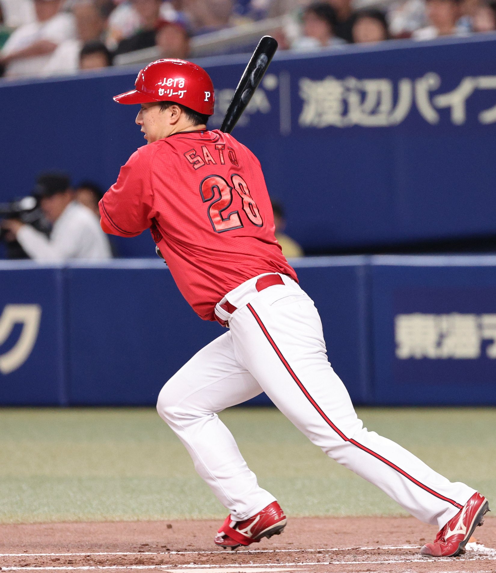 広島東洋カープ 新入団選手発表記念 サイン色紙 記念Tシャツ等